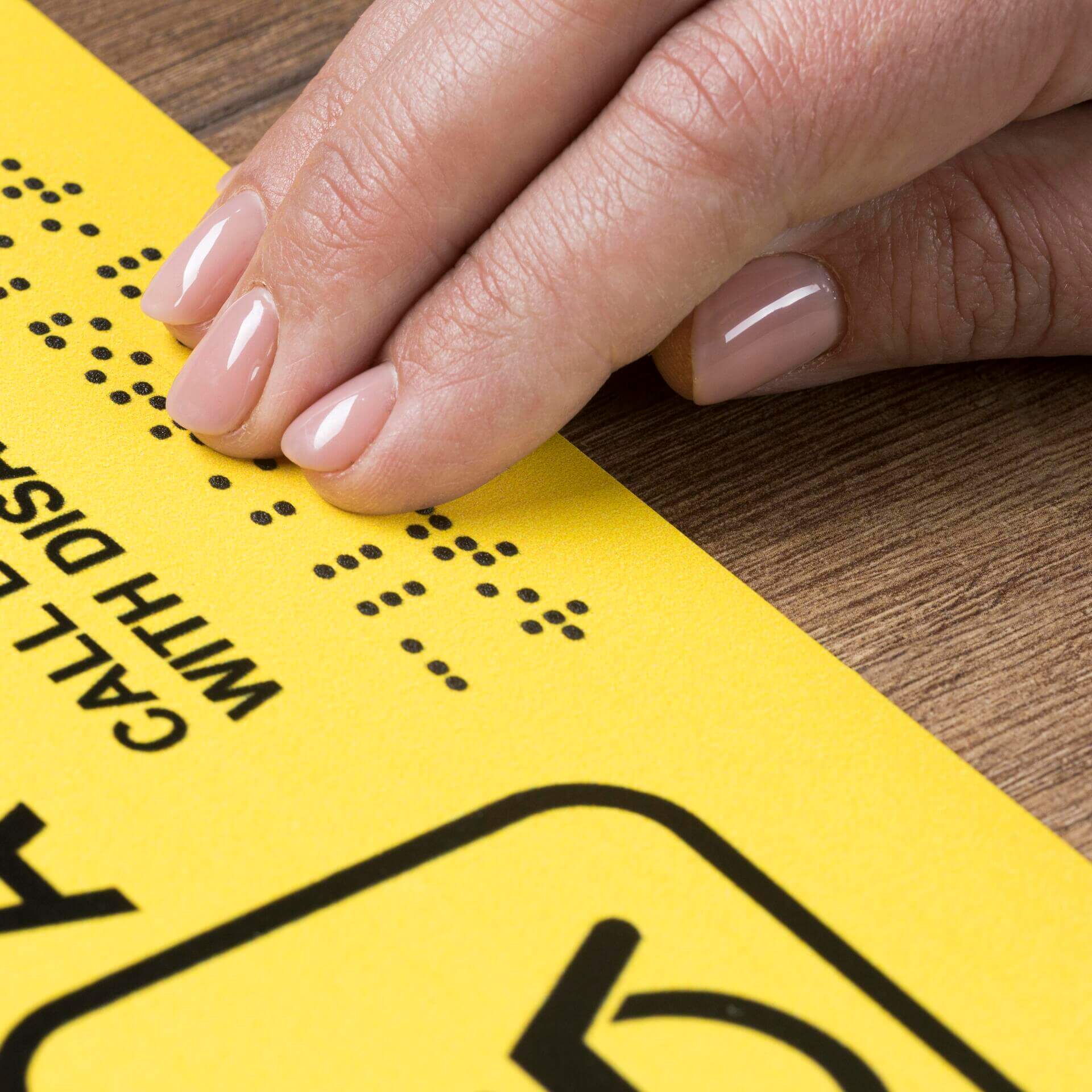 Naklejki z oznaczeniem Braille’a drukowane w Replice w Bydgoszczy
